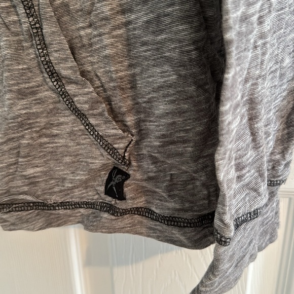 Marc Ecko Charcoal NYC Graphic long sleeve shirt with Hoodie - Picture 4 of 5